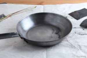 ペーパー掛けします。