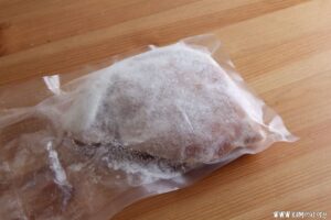 冷凍食材が乾燥する理由は?