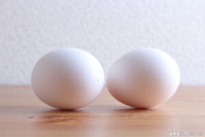 鮮度の落ちた卵は殻をむきやすい?