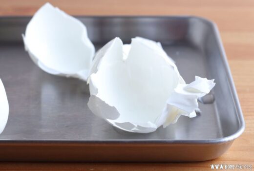 ゆで卵の殻をむきやすくするには？ むけない仕組みと氷水の効果